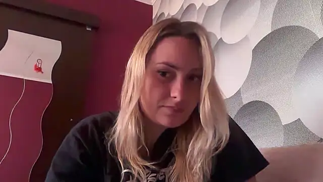 Snapshot of EngelHelene chatting on July 29, 2026, 4:28 pm EngelHelene online show from July 29, 2026, 4:28 pm