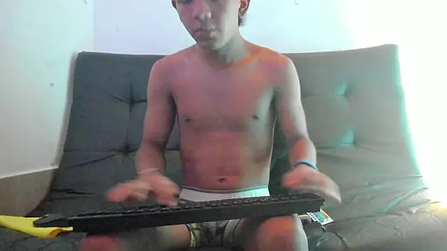 Snapshot of wild_best chatting on December 19, 2025, 6:32 pm wild best online show from December 19, 2025, 6:32 pm