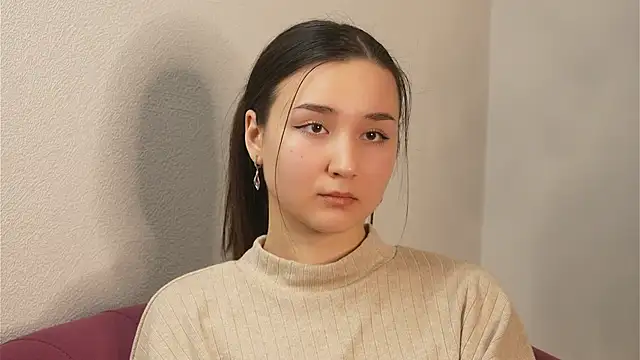 NilsaGraci online show from October 28, 2025, 9:41 am