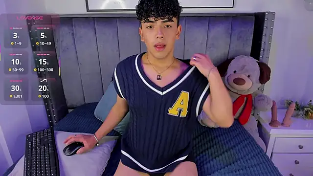 Niick Twiink online show from October 29, 2025, 7:35 pm