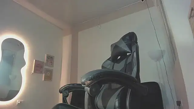 Senpai Lover online show from November 9, 2025, 8:13 pm