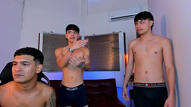 Amazing BoysW online show from May 5, 2026, 1:47 pm