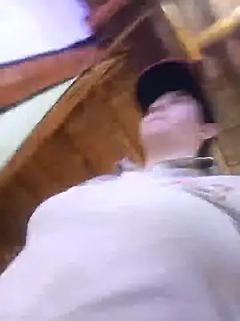 Camila-Valverde online show from December 16, 2025, 9:41 pm