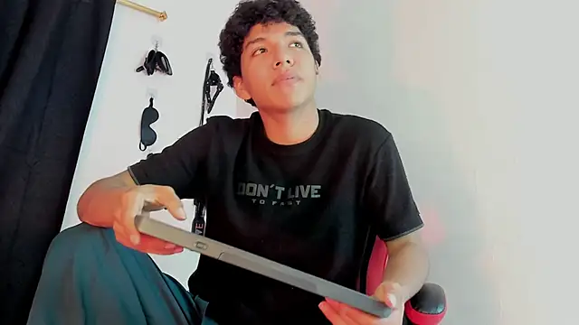 Maximiliano Khalil online show from December 5, 2025, 7:23 pm