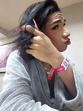 Snapshot of FernandaFox_ chatting on April 28, 2026, 11:31 pm FernandaFox online show from April 28, 2026, 11:31 pm