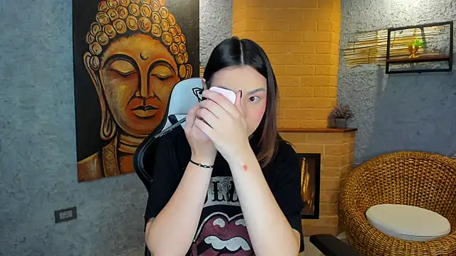 DakotaRussell  online show from November 8, 2025, 11:03 am