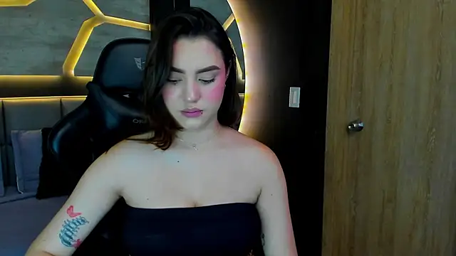 DakotaRussell  online show from February 4, 2026, 5:30 pm