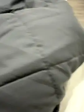 Snapshot of Bubik1 chatting on October 31, 2025, 5:04 am Bubik1 online show from October 31, 2025, 5:04 am