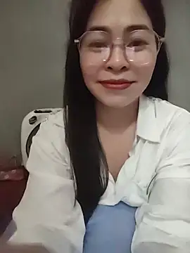 Bamboo-niee123 online show from May 13, 2026, 4:03 pm