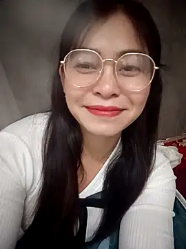 Snapshot of Bamboo-niee123 chatting on December 17, 2025, 2:22 pm Bamboo-niee123 online show from December 17, 2025, 2:22 pm