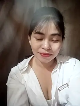 Snapshot of Bamboo-niee123 chatting on November 19, 2025, 2:28 pm Bamboo-niee123 online show from November 19, 2025, 2:28 pm