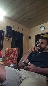 Snapshot of nithinrr chatting on December 19, 2025, 2:37 am nithinrr online show from December 19, 2025, 2:37 am