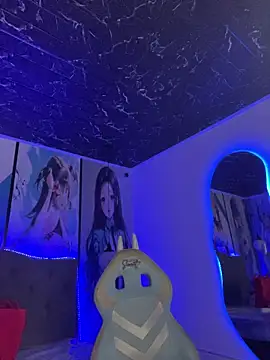 Maryana LS online show from November 3, 2025, 1:37 pm