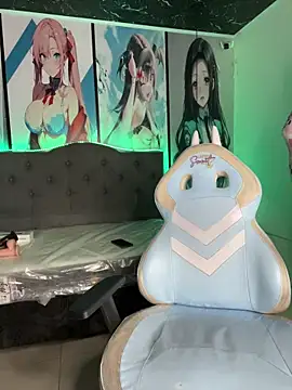 Maryana LS online show from November 16, 2025, 1:38 pm