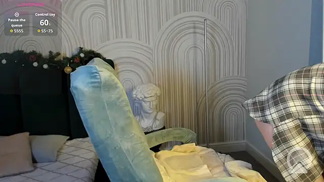 Snapshot of R_I_N_A chatting on January 7, 2026, 1:10 am R I N A online show from January 7, 2026, 1:10 am