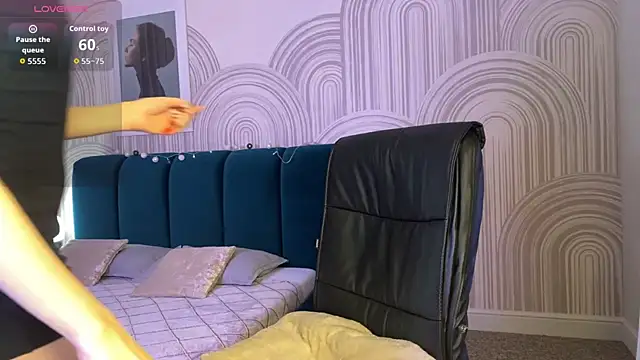 Snapshot of R_I_N_A chatting on December 5, 2025, 1:05 am R I N A online show from December 5, 2025, 1:05 am