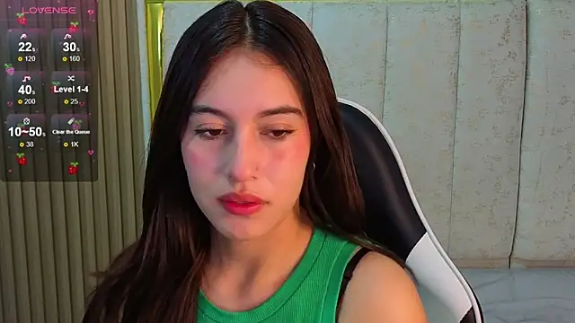 Snapshot of Nikka_Tx chatting on December 14, 2025, 1:06 pm Nikka Tx online show from December 14, 2025, 1:06 pm