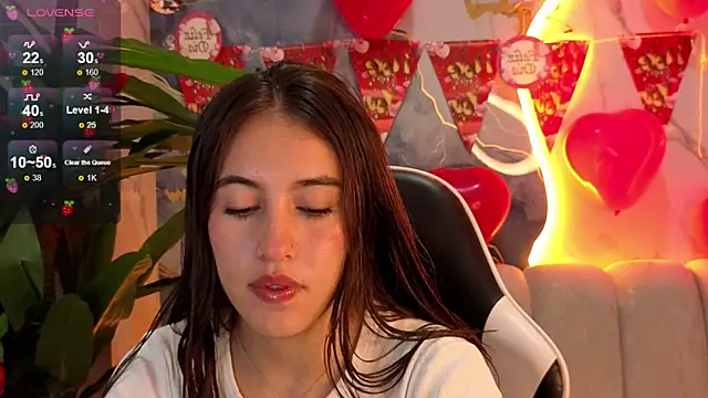 Snapshot of Nikka_Tx chatting on February 12, 2026, 1:11 pm Nikka Tx online show from February 12, 2026, 1:11 pm