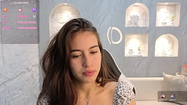 Snapshot of Nikka_Tx chatting on November 11, 2025, 3:01 am Nikka Tx online show from November 11, 2025, 3:01 am