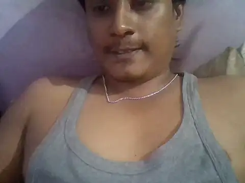 Snapshot of Lycan1993 chatting on February 19, 2026, 12:57 pm Lycan1993 online show from February 19, 2026, 12:57 pm