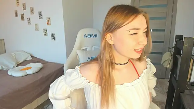 Angella Mills online show from November 7, 2025, 10:09 am