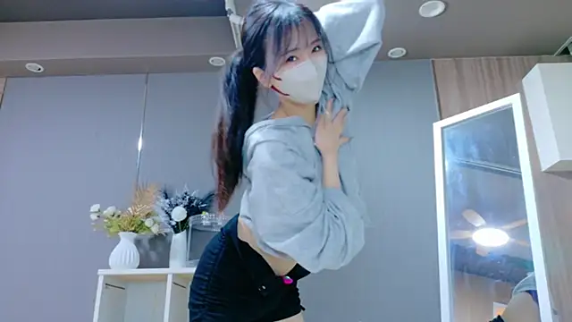 Snapshot of Mimi-Dreammood chatting on December 2, 2025, 10:11 pm Mimi-Dreammood online show from December 2, 2025, 10:11 pm