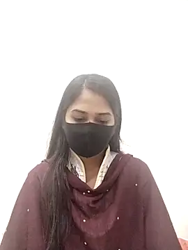 Green LaDY66 online show from November 18, 2025, 10:29 am