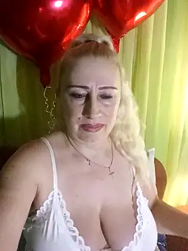 Esenia505 online show from February 16, 2026, 4:11 am