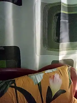 Esenia505 online show from December 1, 2025, 4:41 pm