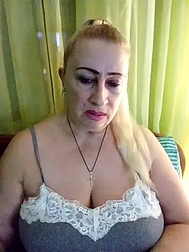 Esenia505 online show from January 17, 2026, 4:32 pm