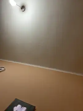 angelaalovee online show from October 28, 2025, 1:54 pm