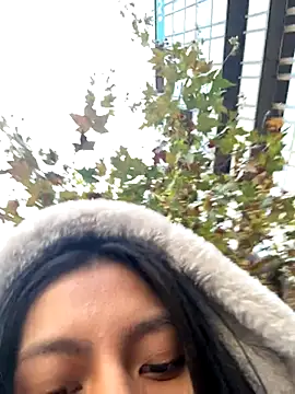 angelaalovee online show from November 10, 2025, 1:05 pm