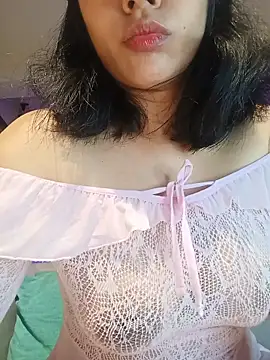 Snapshot of Sara-215 chatting on February 20, 2026, 4:42 am Sara-215 online show from February 20, 2026, 4:42 am