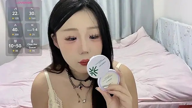 zhnlky online show from October 31, 2025, 1:19 pm