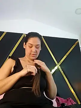 Snapshot of MadiisonGrey_ chatting on November 30, 2025, 6:03 am MadiisonGrey online show from November 30, 2025, 6:03 am