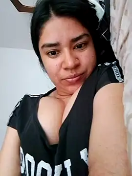 Snapshot of AlayaMore chatting on November 2, 2025, 3:39 pm AlayaMore online show from November 2, 2025, 3:39 pm