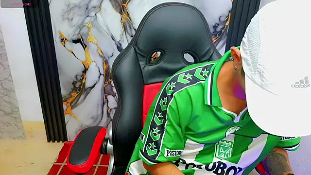 The latin boy online show from December 23, 2025, 2:55 am