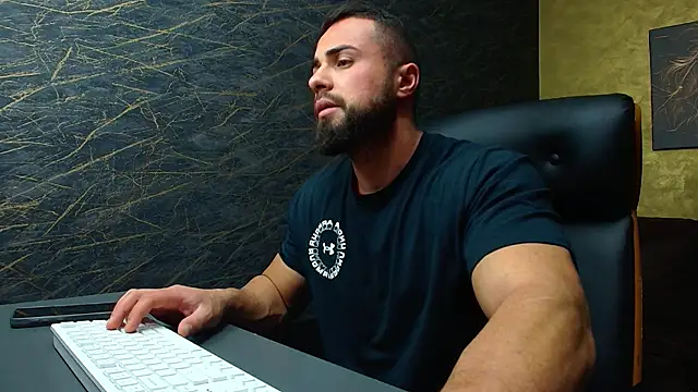 HayesWood online show from November 14, 2025, 5:44 am