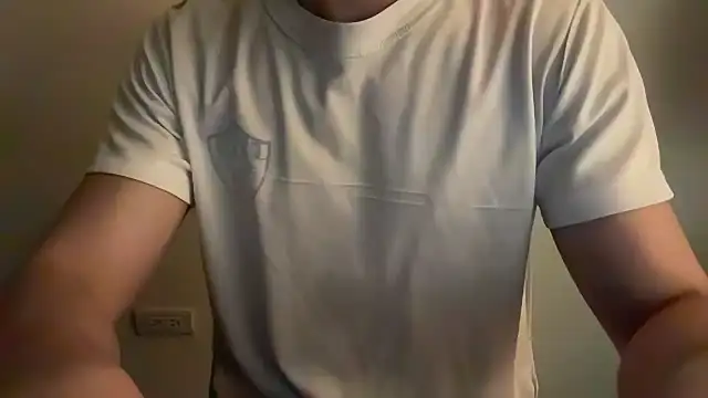 Snapshot of dudeseven chatting on June 2, 2026, 3:34 pm dudeseven online show from June 2, 2026, 3:34 pm