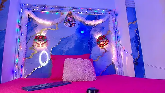 Snapshot of Girls_from_medellin chatting on December 20, 2025, 3:09 am Girls from medellin online show from December 20, 2025, 3:09 am