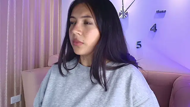 KamyGlam online show from February 6, 2026, 7:54 pm