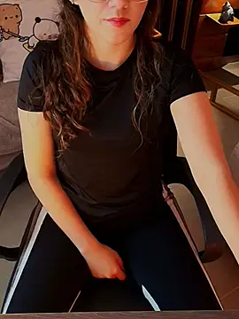 Snapshot of milena_kiitty chatting on April 9, 2026, 11:38 am milena kiitty online show from April 9, 2026, 11:38 am