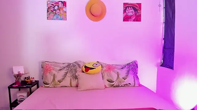 julialex  online show from November 13, 2025, 8:13 pm