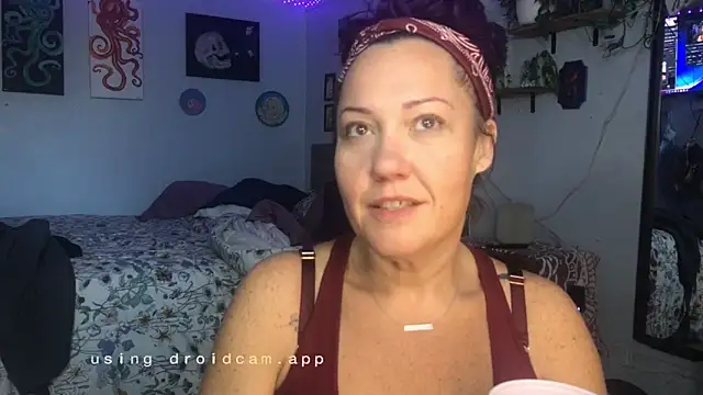 Snapshot of kristallic chatting on January 8, 2026, 4:24 pm kristallic online show from January 8, 2026, 4:24 pm