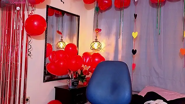 Snapshot of Flor_Gil chatting on February 15, 2026, 3:18 am Flor Gil online show from February 15, 2026, 3:18 am