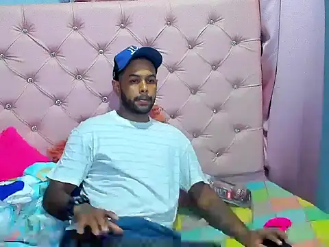 LeoAndNataly online show from November 5, 2025, 3:20 am