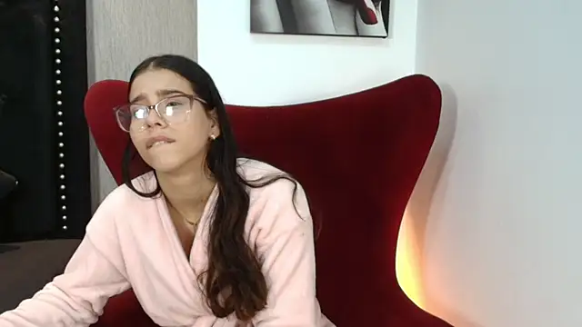 Luna Lov Titan online show from January 12, 2026, 12:56 pm