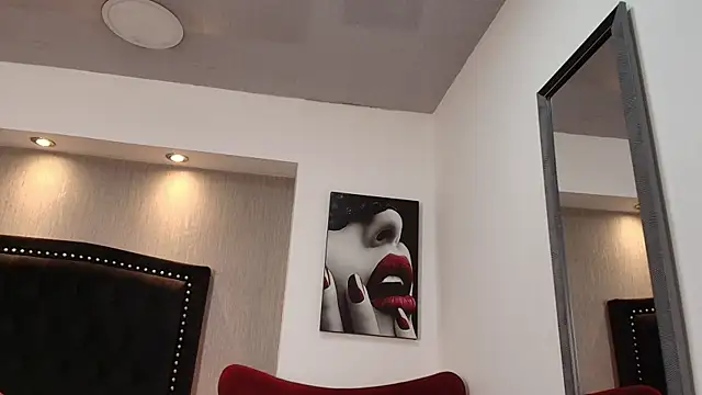 Luna Lov Titan online show from January 10, 2026, 1:06 pm