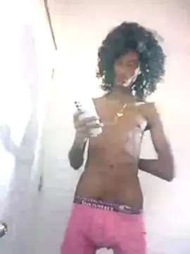 Snapshot of skinniyGabriel chatting on November 24, 2025, 12:16 pm skinniyGabriel online show from November 24, 2025, 12:16 pm