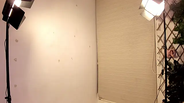 candice star online show from November 14, 2025, 12:47 am